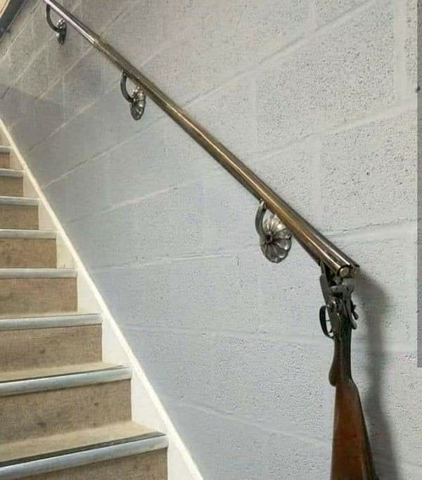 Shotgun stair rail